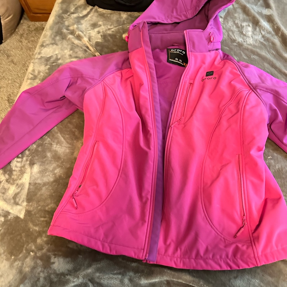 Worn a couple times, lost 47 lbs, comes with battery.